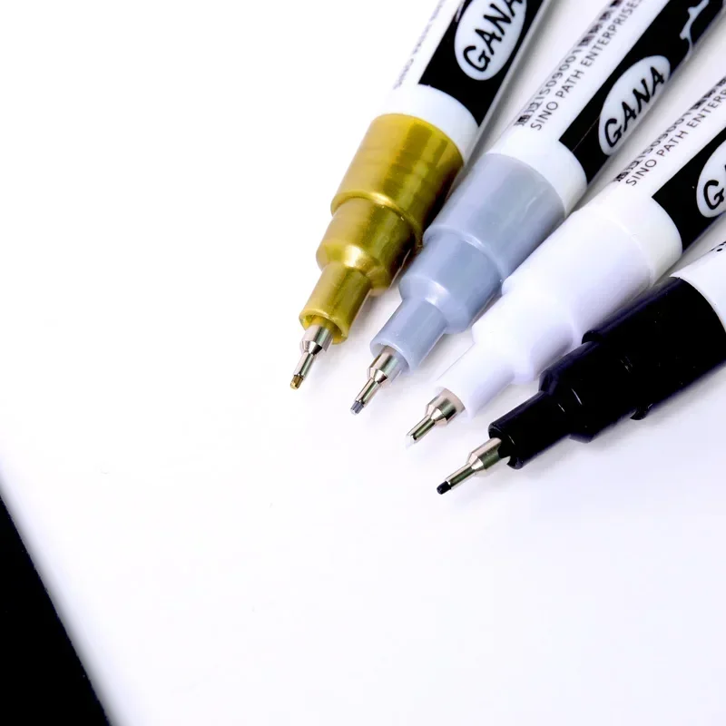 4Pcs/set Oil Based White Black - Illustration Marker Set review and price